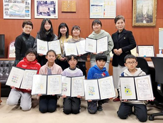 「第11回 税に関する絵はがきコンクール」選考会を行いました。